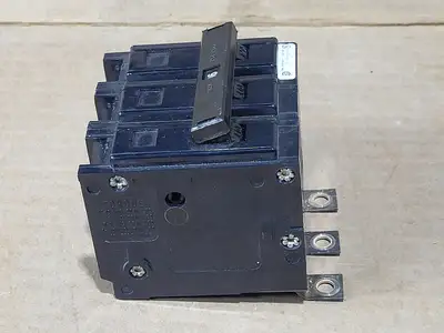 Used CUTLER-HAMMER BAB3090H Switchgears British Columbia CA | Lenmark #1438335