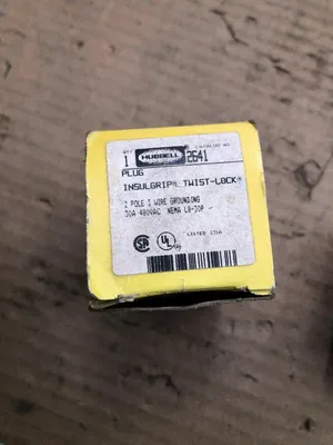 HUBBELL HBL2641 TWIST-LOCK PLUG 480V 30A 2P 3W L8-30P 2641 -NIB