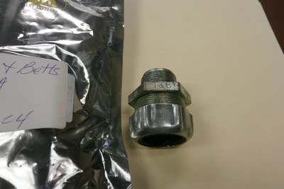 USED Thomas & Betts 3.4" Straight Cord
