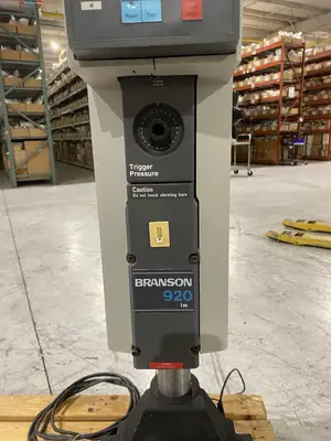 Used BRANSON Integrated Ultrasonic Welder 200/245VAC Input 14A Ultrasonic Welders Michigan US | Maverick Industrial Sales #1398026