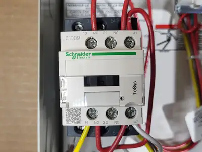 NEW SCHNEIDER LE1D093A62