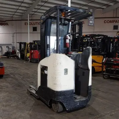 USED 2016 CROWN RR5725-45
