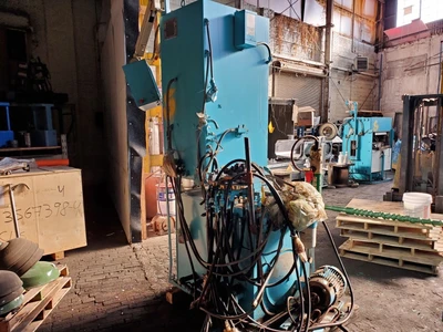 TMP 400 Ton 24x28 Hydraulic Press