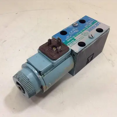 USED VICKERS DG4V-3S-2AL-M-U-HL7-60-EN490
