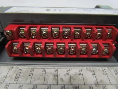 Allen Bradley 1746-LA16 Ser.D SLC500 Input module
