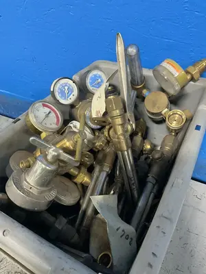 Equipment Co, Harris, Victoria Equipment  Pressure Gauges