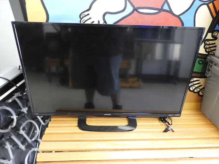 Used Sharp Used Sharp 32" HDMI TV TVs Illinois US | Falcon Restaurant Supply #1375848