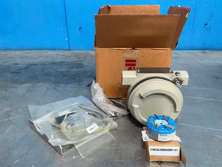 Used HONEYWELL STT7001HF20UU000090A111SA000000 Pressure Transmitters Ohio US | HGR 24 #1414119
