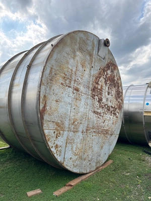 PERRY PRODUCTS 10,000 Gallon Stainless Steel Tanks | Perry Equipment (7)
