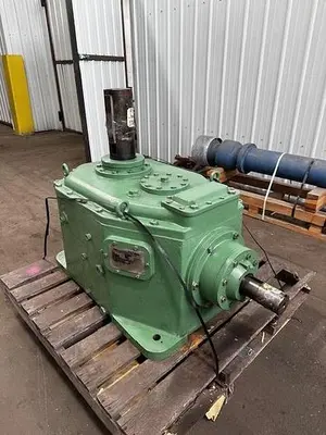 Amarillo 1712.5   Right Angle Double Reduction Cooling Tower Gearbox   Ratio 14.1