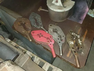 Lot of 5 Unknown Brand Bolt & Pipe Dies