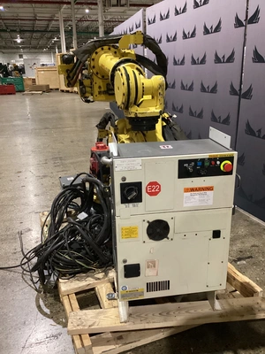 USED FANUC R-2000IB/210F + R30IB