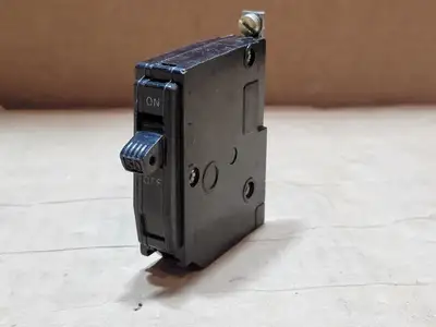 USED SQUARE D QOB130