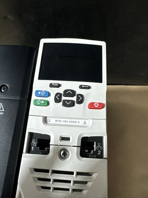 USED Emerson Emerson Control Techniques Unidrive M700-054 00300