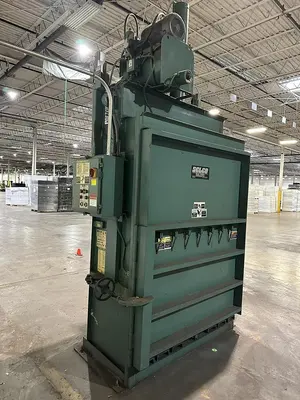 USED SELCO - HARRIS V5-HD-RD - REAR FEED FRONT EJECT SPECIALTY BALER