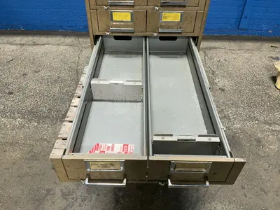 Used _UNKNOWN_ _UNKNOWN_ Cabinets Ohio US | HGR 24 #1566964