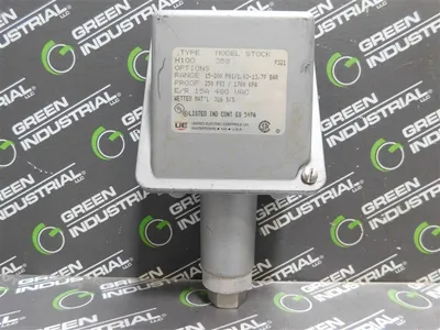 United Electric H100-358 Pressure Switch 15A 480VAC Used