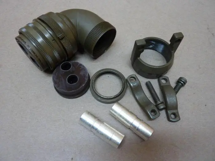 NEW AMPHENOL ACC08E32-5R