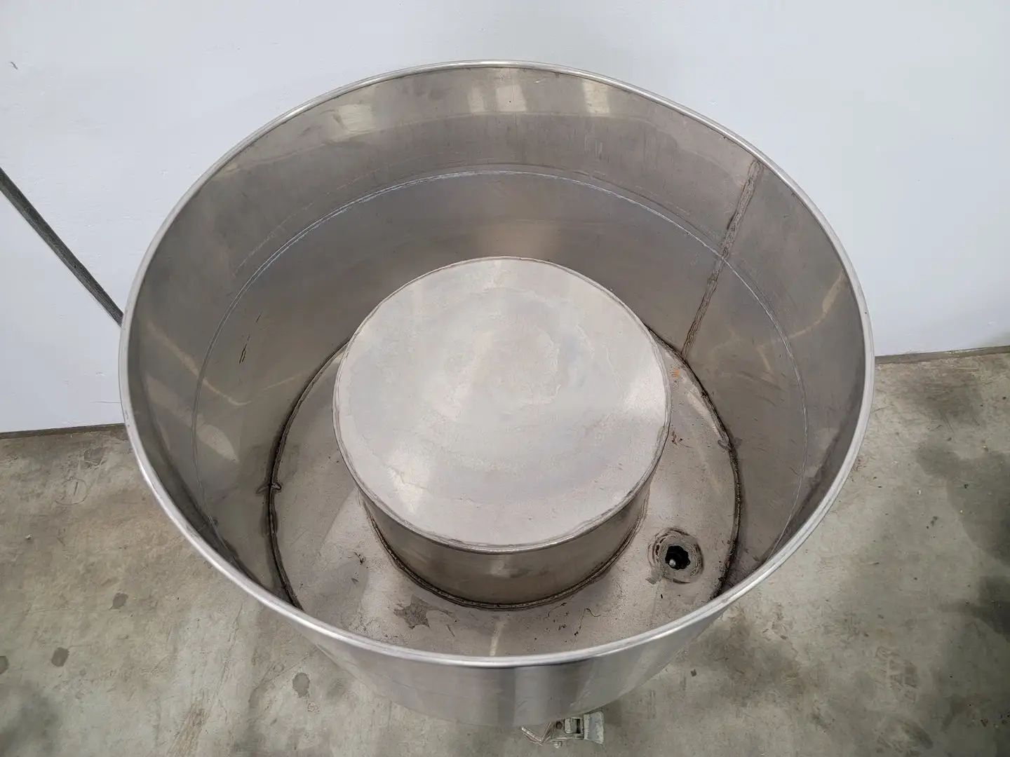 Hopper Tank w/ Drain Valve