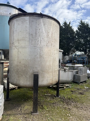 8,500L S/S mix tank with internal coil