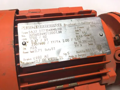 SEW Eurodrive SA32 DT71D48MG/HR helical gear unit 3 phase 0.5 horsepower
