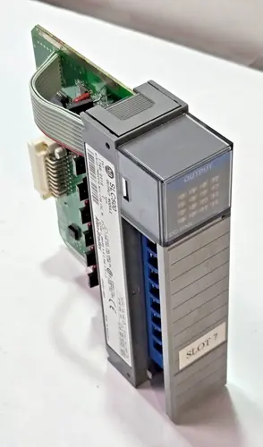 ALLEN BRADLEY SLC 500 1746-OV16 SER C OUTPUT MODULE 1746OV16
