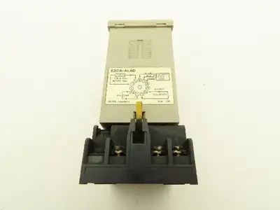 Omron E2CA-AL4D Proximity Sensor Amplifier Socket Base