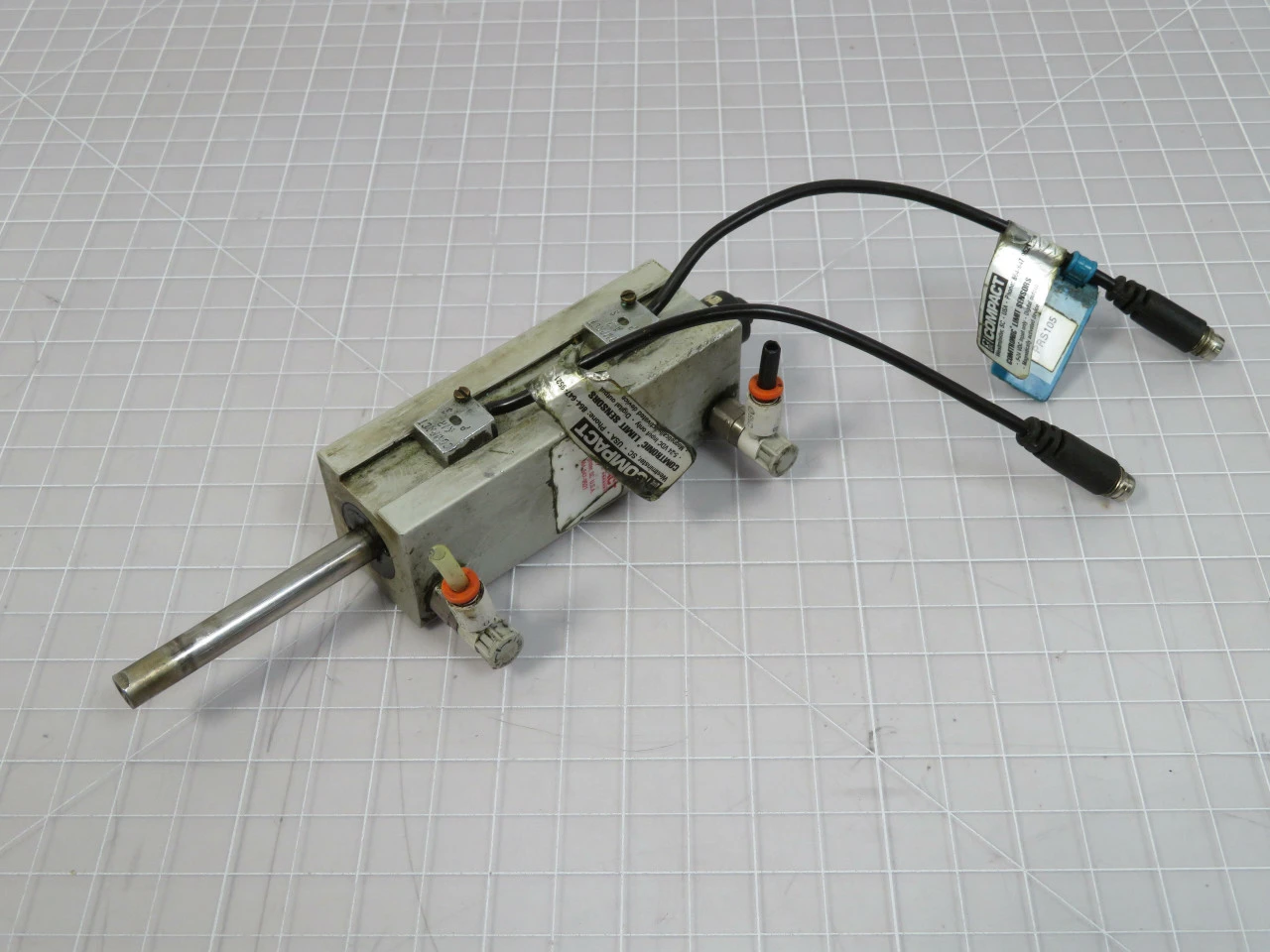 Used COMPACT _UNKNOWN_ Pneumatic Cylinders Texas US | OCO Industrial #1571753
