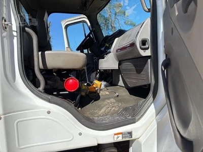 Used 2015 FREIGHTLINER BUSINESS CLASS M2 106 Service & Utility Trucks California US | Mittry Construction #1363489