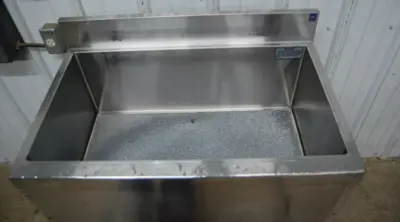 142-1244 Perlick 30 Inch Underbar Ice Well Bin w 8 Circuit Cold Plate