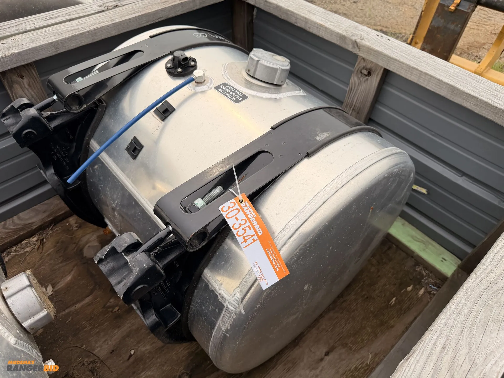 Used DTNA 60 GALLON FUEL TANK WITH STRAPS.  CAME OF WESTERN STAR Automotive Parts Michigan US | Miedema Asset Management Group #1357548