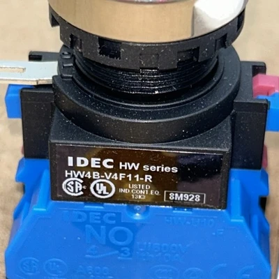 (1) IDEC HW1L-M2F11QDG-24V (1) HW1S-2TF20,(1) HW4B-V4F11-R  NIB
