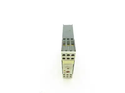 Siemens 7PU4620-2AJ20 Time Delay Relay Module Off Delay 120VAC 24VDC
