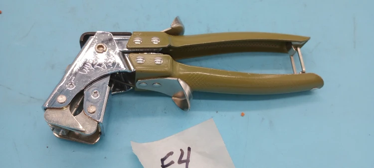 Used Swingline 500 VINTAGE SWINGLINE INDUSTRIAL UNIVERSAL STAPLE REMOVER Commercial Materials & Supplies Arizona US | ASSET CONVERSION SPECIALISTS, INC. #335314