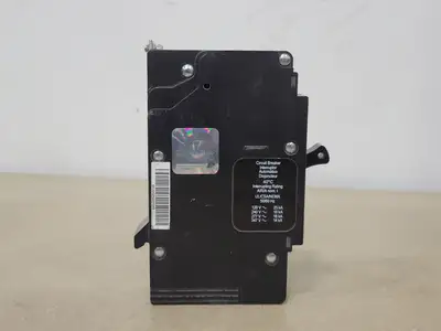 NEW SQUARE D EDB16015
