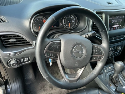 USED 2019 JEEP CHEROKEE