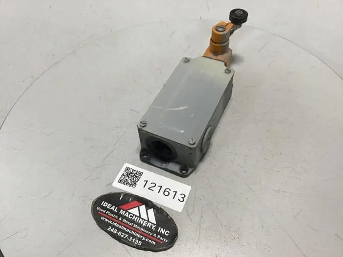 Used SIEMENS 3SE3 404-1G Relays & Switches Michigan US | Ideal Machinery #569901