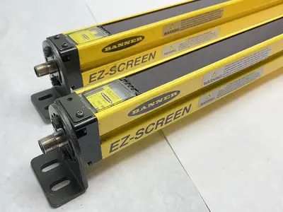 USED BANNER ENGINEERING EZ-SCREEN TYPE 4 SAFETY LIGHT CURTAIN PAIR 72386