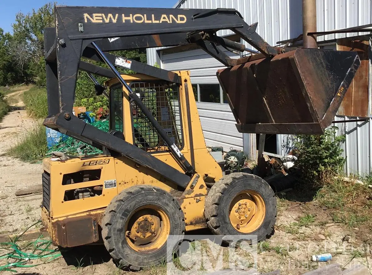 USED NEW HOLLAND SKID STEER L553