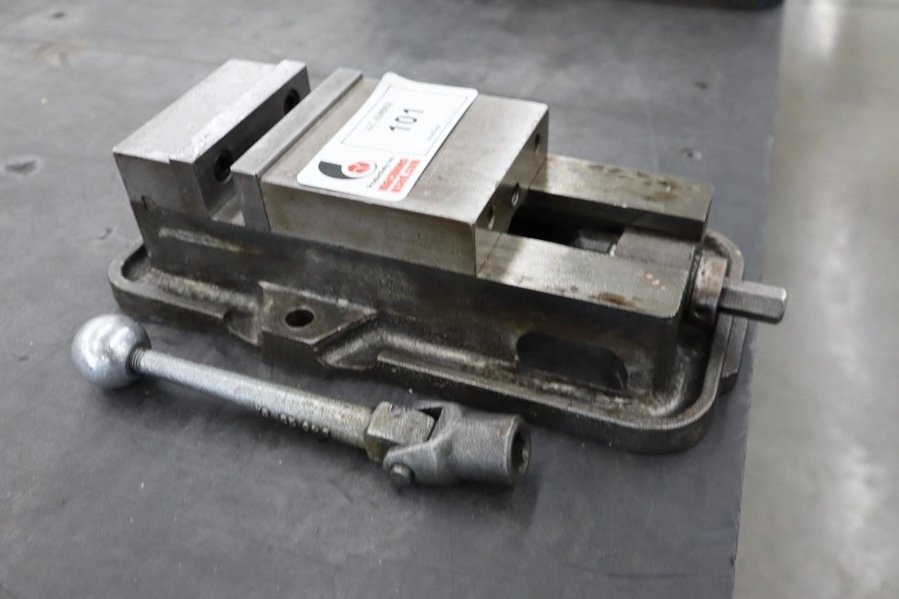 Used KURT WORKHOLDING SOLUTIONS D40 Vises Minnesota US | Machinesused.com #1505701