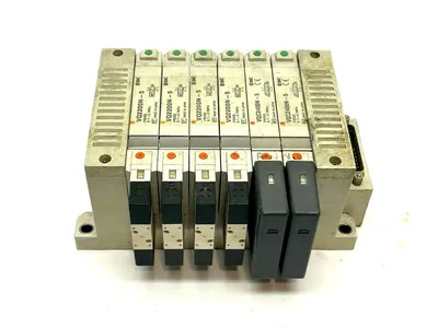 VV5Q21-06N7FU0-S,VQ2200N-5,VQC2400N-5 | SMC VV5Q21-06N7FU0-S Manifold Base w/ Solenoids - For parts or not working