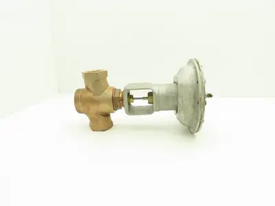Johnson Controls V-5254-3 1-1/2" NPT Copper Globe Valve 9-13 PSIG Normally Open