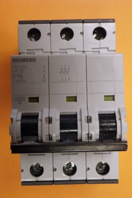 NEW Siemens 5SY4318-7