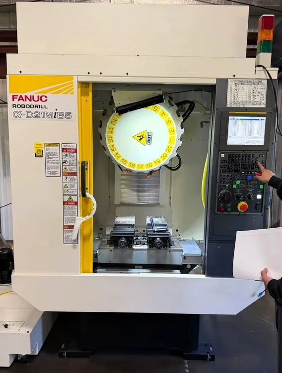 Used 2022 FANUC ROBODRILL ALPHA D21MIB5 Vertical Machining Centers Arizona US | Midstate Machinery #1043871