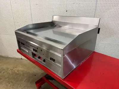 Used Magikitchn Used 36" MagiKitch'n MKG-36-STL NG Griddle with Thermostatic Controls - 90,000 BTU - FG Commercial Flat Top Griddles Illinois US | Falcon Restaurant Supply #1374884