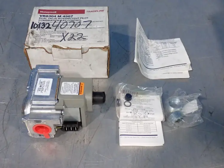 New | in-Stock HONEYWELL VR8304 M 4507 Solenoid Valves Ohio US | HGR 24 #1133425