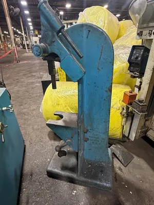 6 TON FAMCO MODEL #5R ARBOR PRESS: YOBRO #24691
