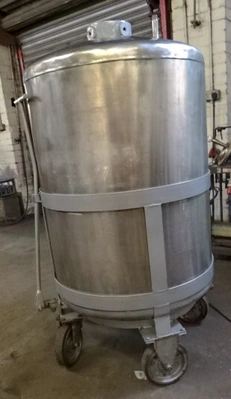 400L S/S Enclosed Tank On Castors