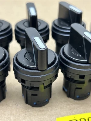 (8) IDEC HW1S-33T FAST SHIPPING!+ WARRANTY