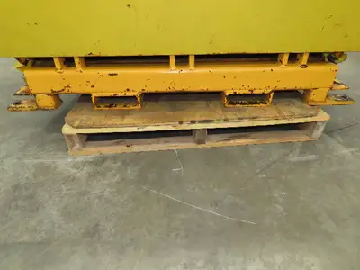 Econo Lift Pneumatic Tilt Table Tote Tipper 8000lbs 30° Degree 55 x 44" Top
